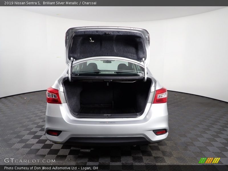 Brilliant Silver Metallic / Charcoal 2019 Nissan Sentra S