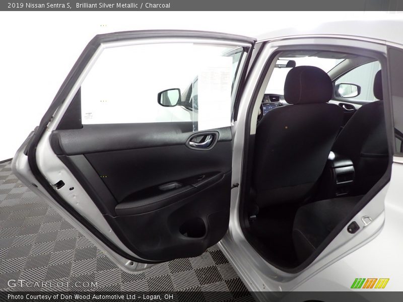 Brilliant Silver Metallic / Charcoal 2019 Nissan Sentra S