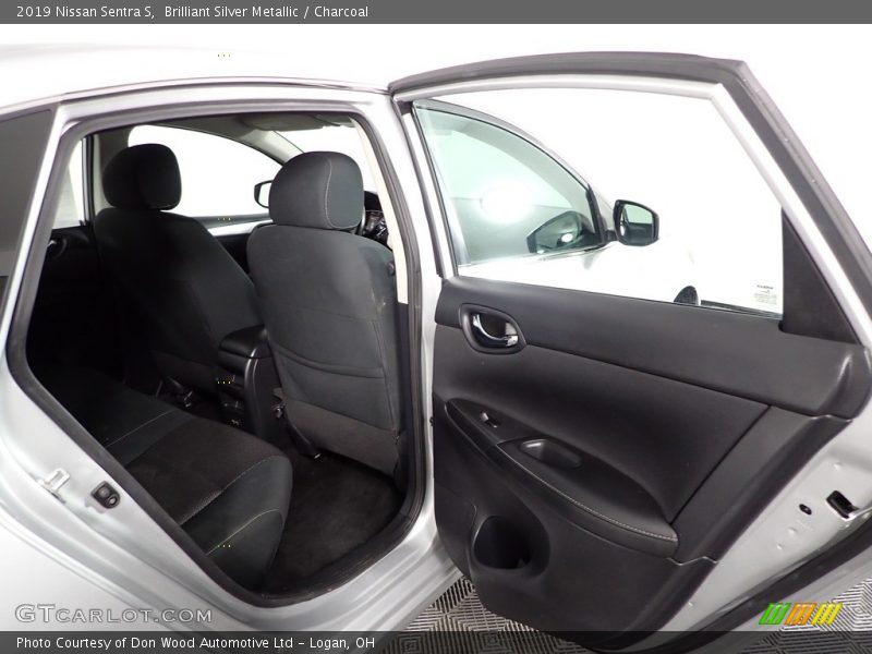 Brilliant Silver Metallic / Charcoal 2019 Nissan Sentra S