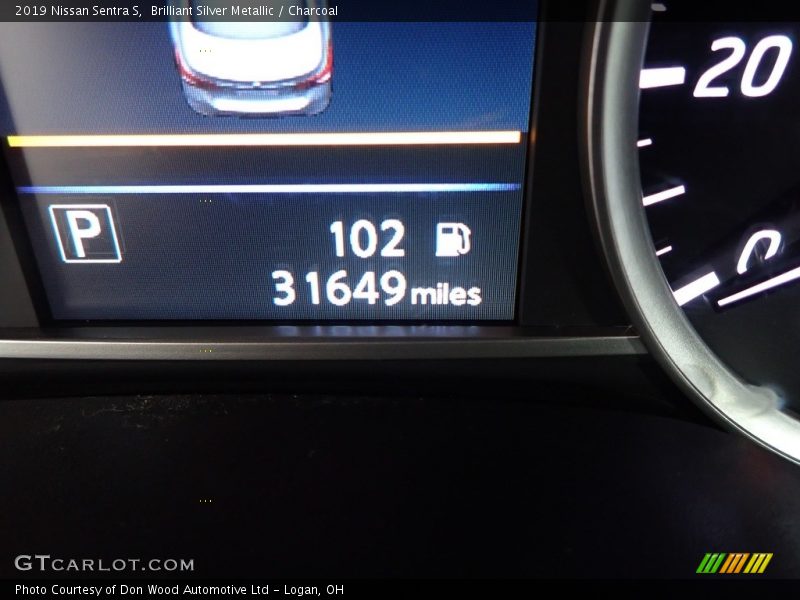 Brilliant Silver Metallic / Charcoal 2019 Nissan Sentra S