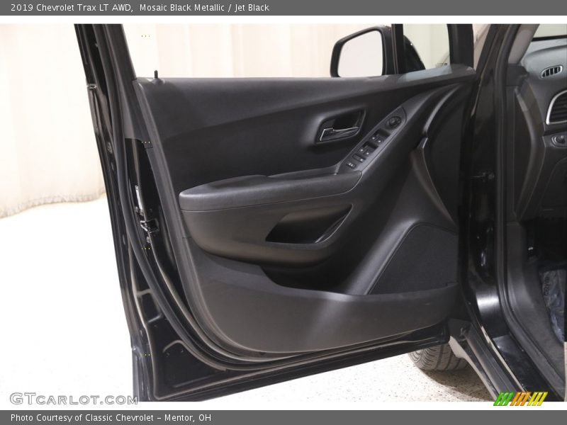 Mosaic Black Metallic / Jet Black 2019 Chevrolet Trax LT AWD