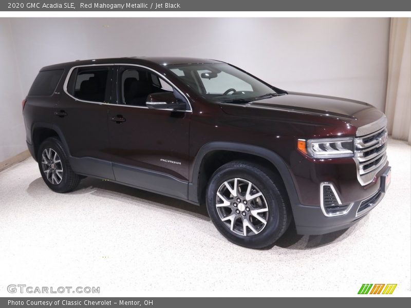 Front 3/4 View of 2020 Acadia SLE