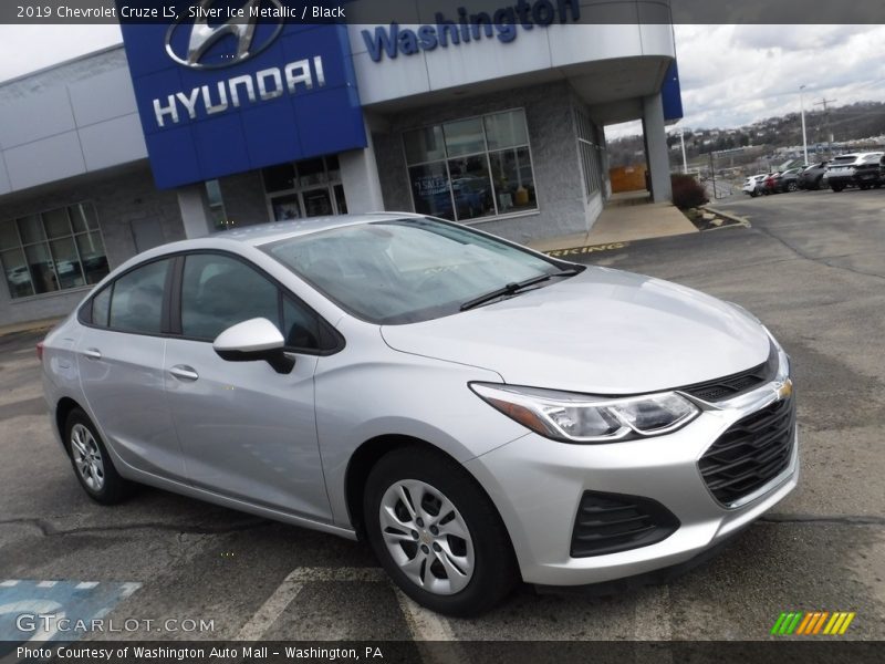 Silver Ice Metallic / Black 2019 Chevrolet Cruze LS