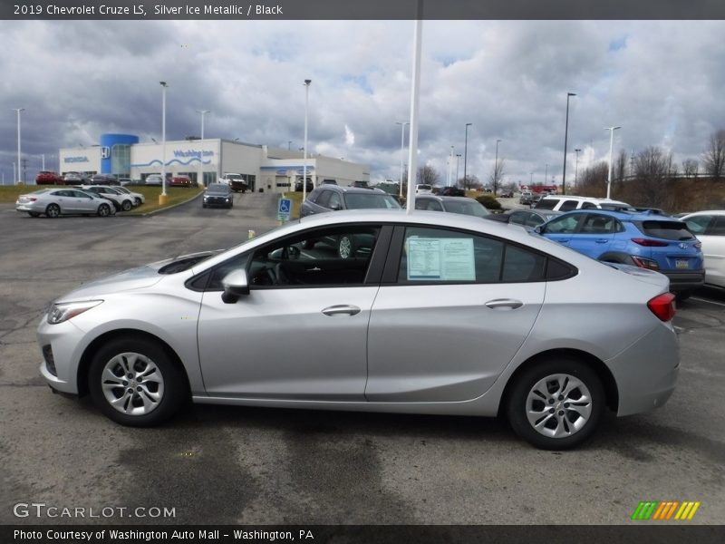 Silver Ice Metallic / Black 2019 Chevrolet Cruze LS
