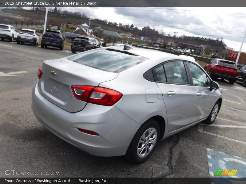 Silver Ice Metallic / Black 2019 Chevrolet Cruze LS