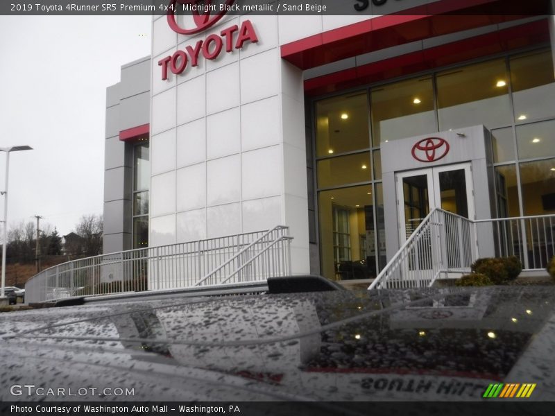 Midnight Black metallic / Sand Beige 2019 Toyota 4Runner SR5 Premium 4x4