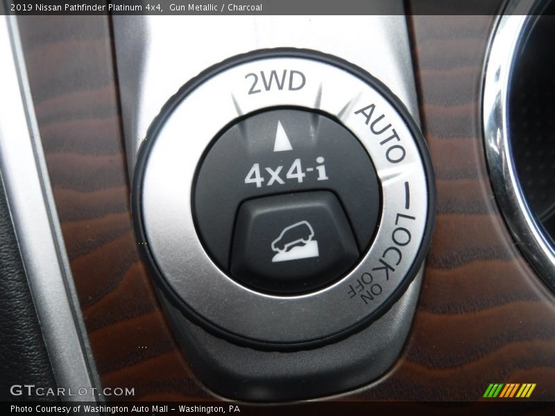 Gun Metallic / Charcoal 2019 Nissan Pathfinder Platinum 4x4