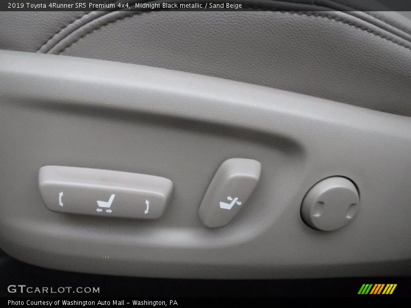Midnight Black metallic / Sand Beige 2019 Toyota 4Runner SR5 Premium 4x4