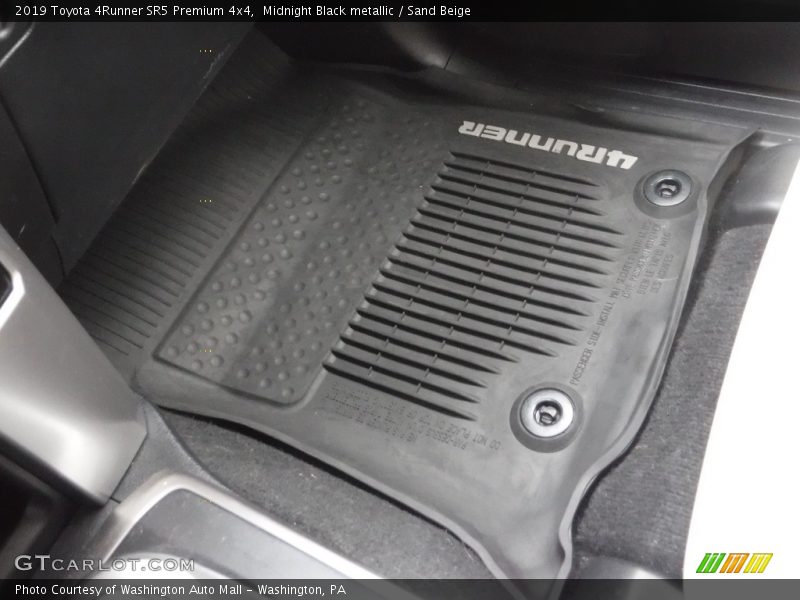 Midnight Black metallic / Sand Beige 2019 Toyota 4Runner SR5 Premium 4x4