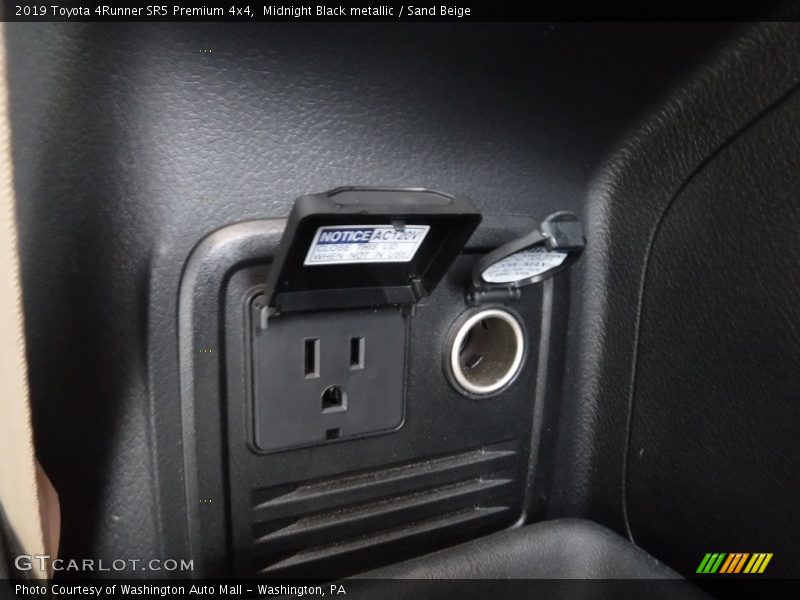 Midnight Black metallic / Sand Beige 2019 Toyota 4Runner SR5 Premium 4x4