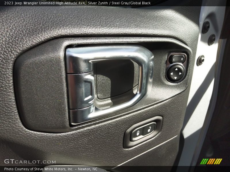 Door Panel of 2023 Wrangler Unlimited High Altitude 4x4