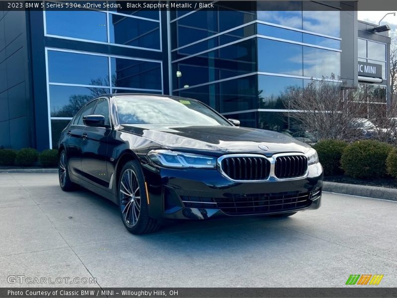 Black Sapphire Metallic / Black 2023 BMW 5 Series 530e xDrive Sedan