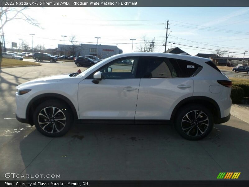 Rhodium White Metallic / Parchment 2023 Mazda CX-5 S Premium AWD