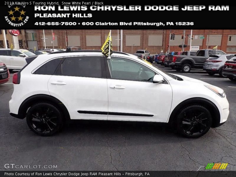 Snow White Pearl / Black 2019 Kia Niro S Touring Hybrid