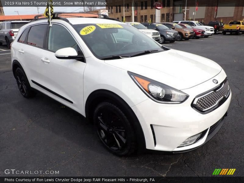Snow White Pearl / Black 2019 Kia Niro S Touring Hybrid