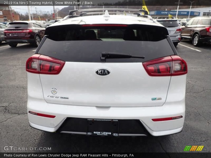 Snow White Pearl / Black 2019 Kia Niro S Touring Hybrid