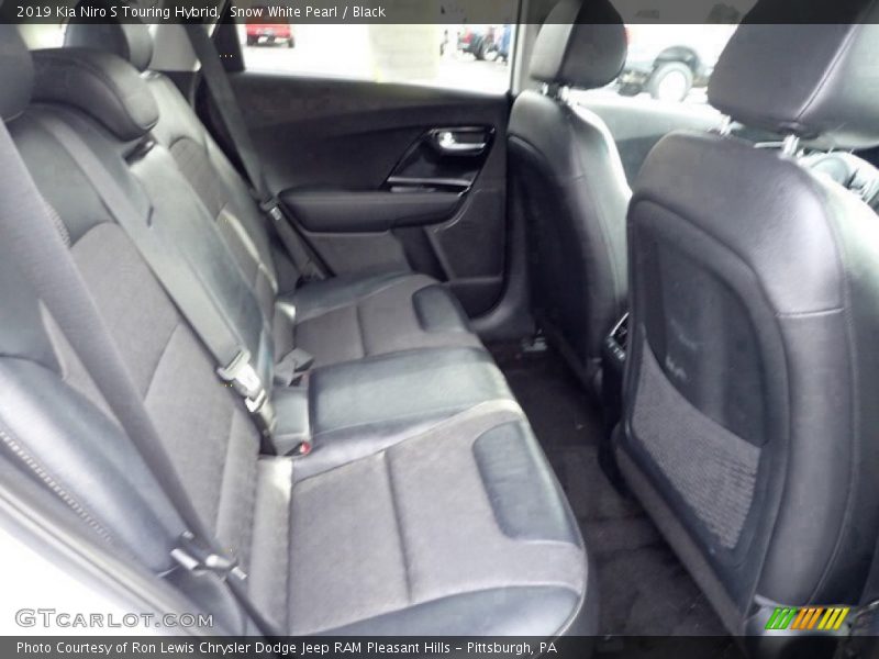 Snow White Pearl / Black 2019 Kia Niro S Touring Hybrid