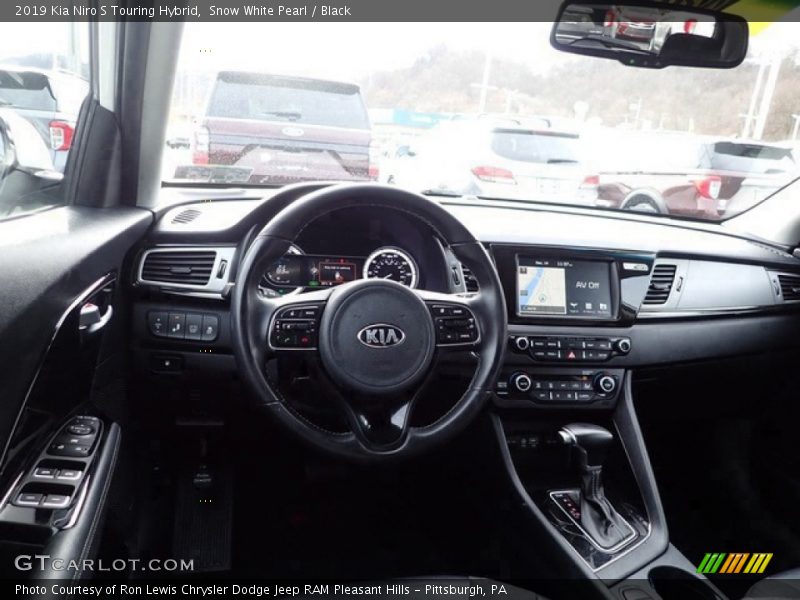 Snow White Pearl / Black 2019 Kia Niro S Touring Hybrid