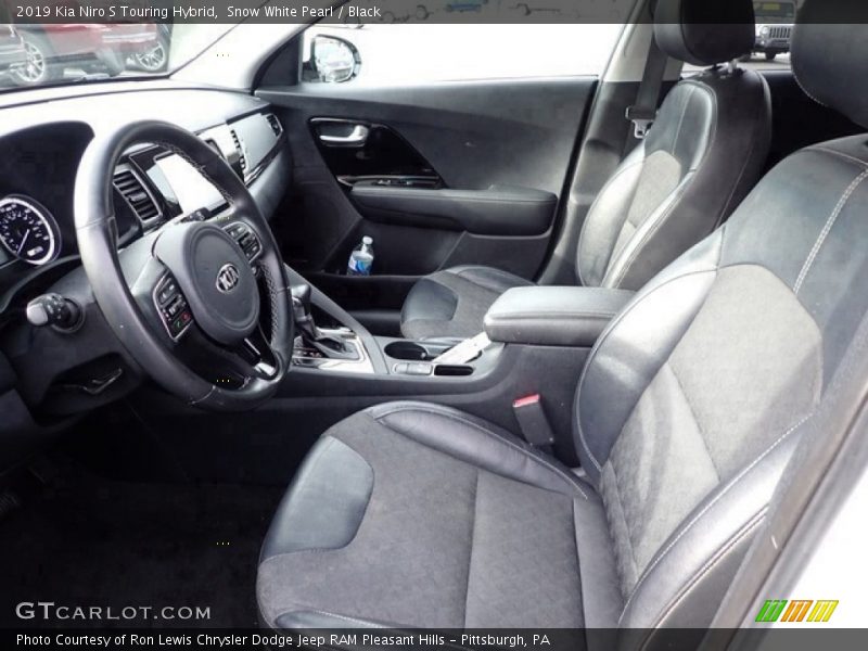 Snow White Pearl / Black 2019 Kia Niro S Touring Hybrid