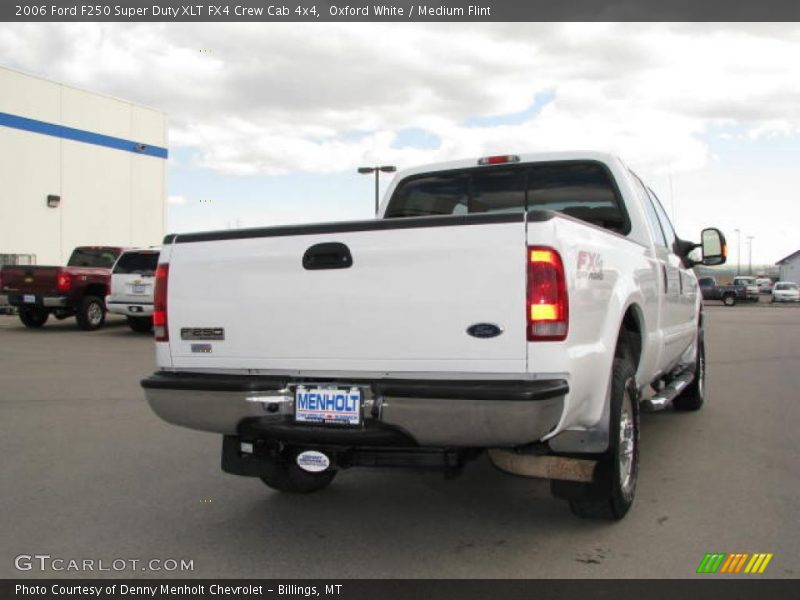 Oxford White / Medium Flint 2006 Ford F250 Super Duty XLT FX4 Crew Cab 4x4