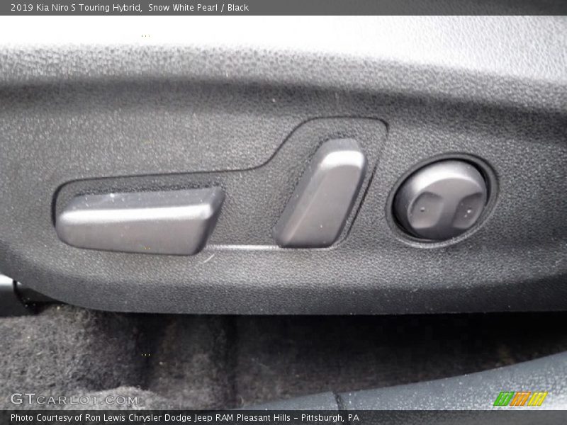 Snow White Pearl / Black 2019 Kia Niro S Touring Hybrid