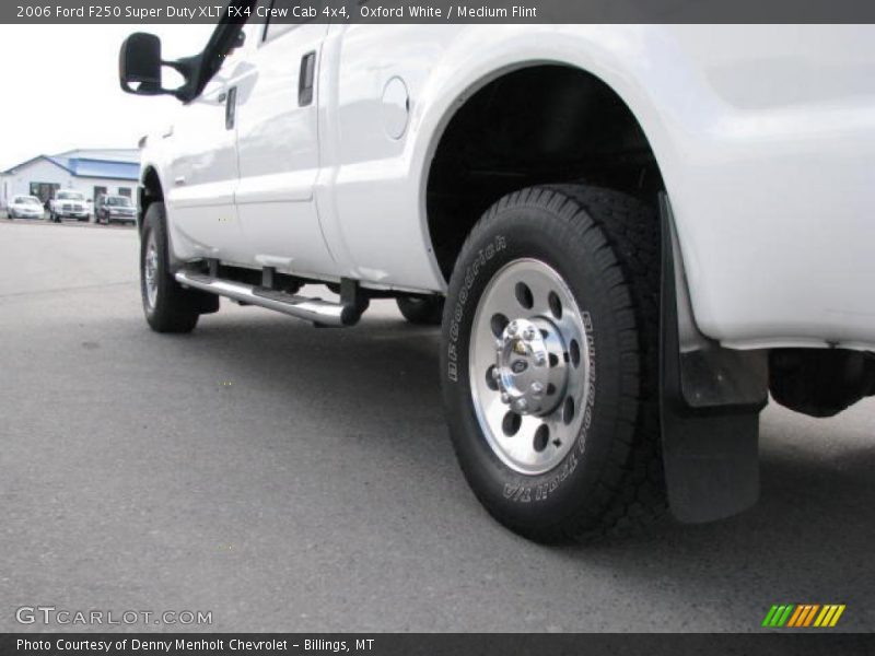 Oxford White / Medium Flint 2006 Ford F250 Super Duty XLT FX4 Crew Cab 4x4