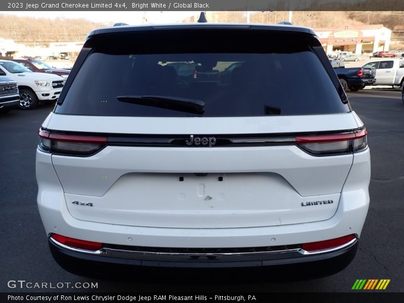Bright White / Global Black 2023 Jeep Grand Cherokee Limited 4x4