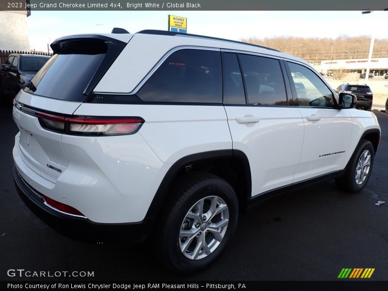 Bright White / Global Black 2023 Jeep Grand Cherokee Limited 4x4