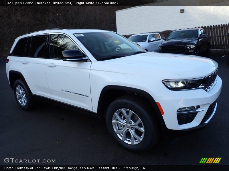 Bright White / Global Black 2023 Jeep Grand Cherokee Limited 4x4