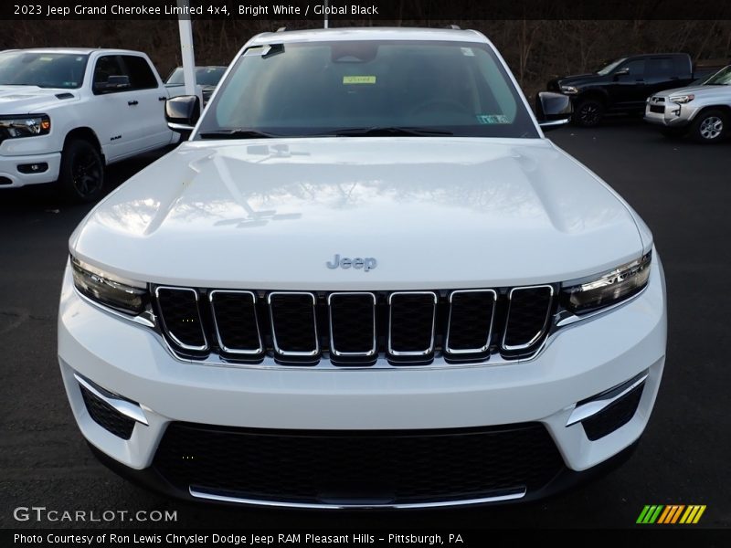 Bright White / Global Black 2023 Jeep Grand Cherokee Limited 4x4