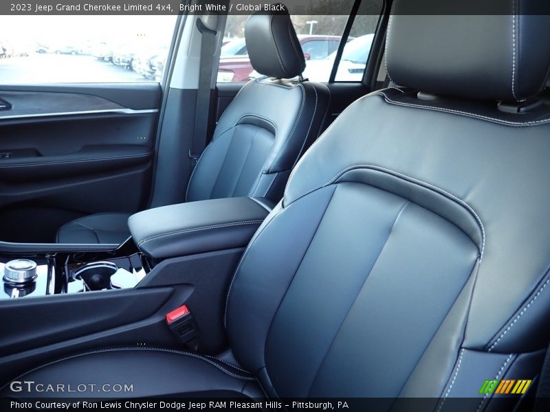 Bright White / Global Black 2023 Jeep Grand Cherokee Limited 4x4