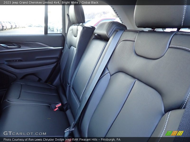 Bright White / Global Black 2023 Jeep Grand Cherokee Limited 4x4