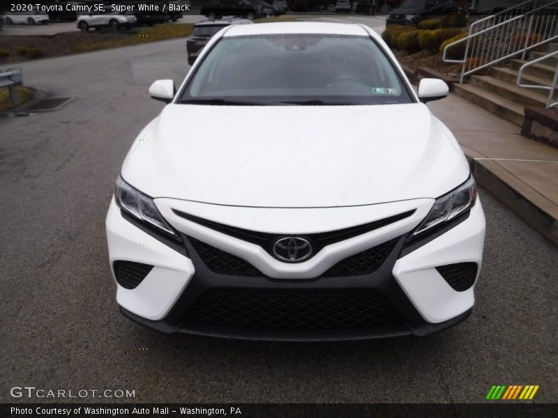 Super White / Black 2020 Toyota Camry SE
