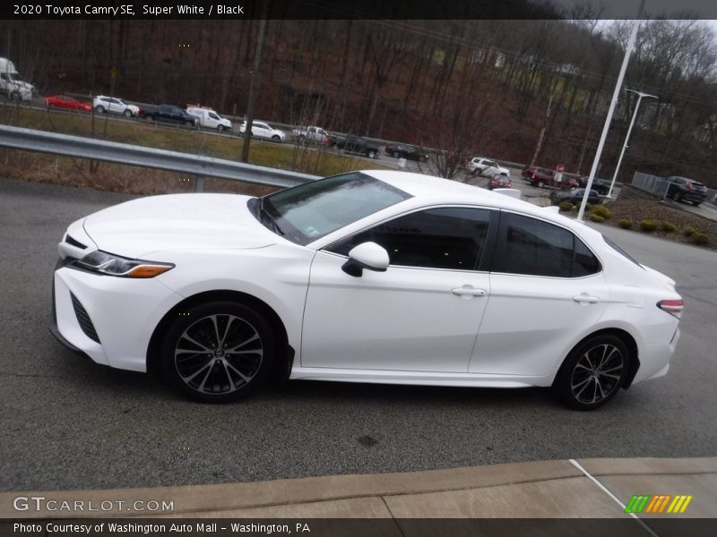 Super White / Black 2020 Toyota Camry SE