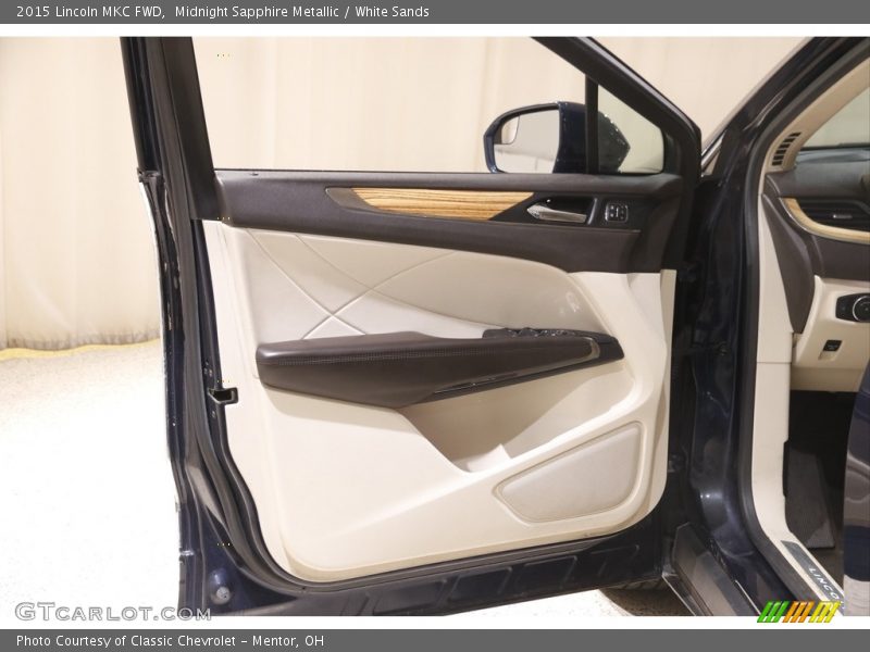 Midnight Sapphire Metallic / White Sands 2015 Lincoln MKC FWD