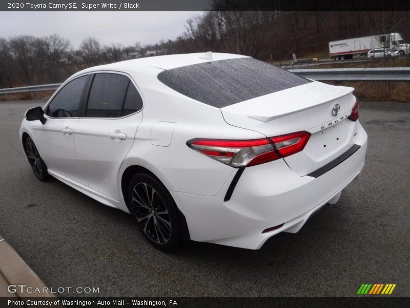 Super White / Black 2020 Toyota Camry SE