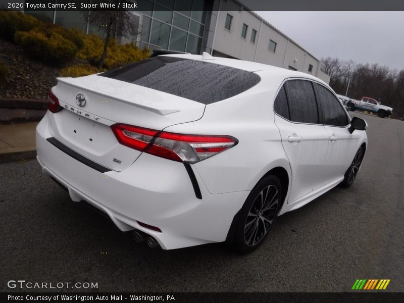Super White / Black 2020 Toyota Camry SE
