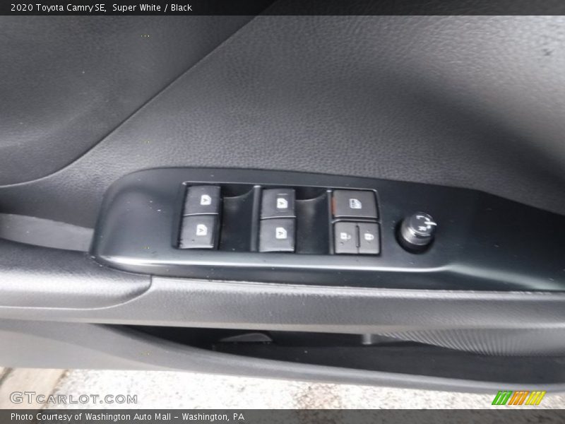 Super White / Black 2020 Toyota Camry SE