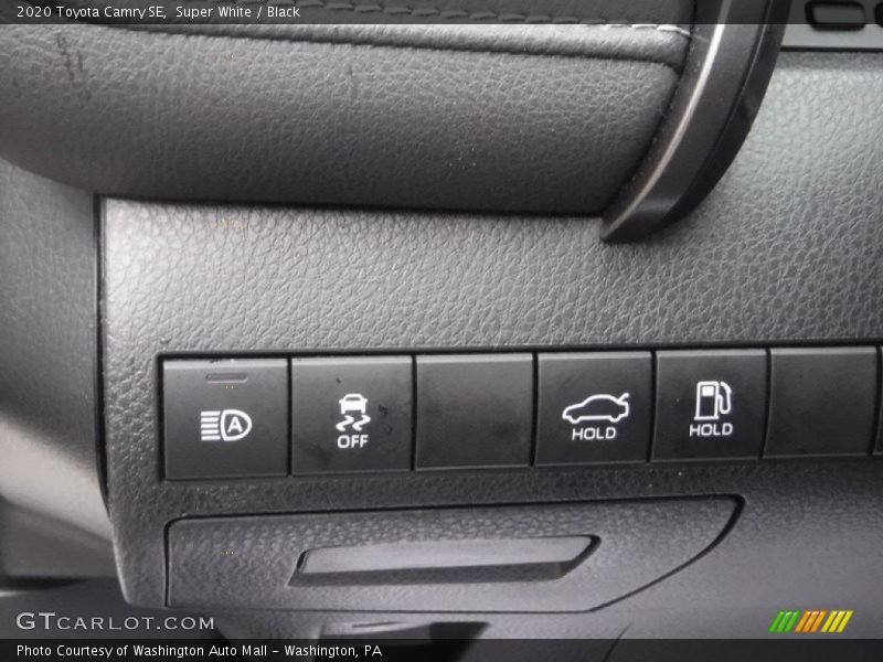 Super White / Black 2020 Toyota Camry SE