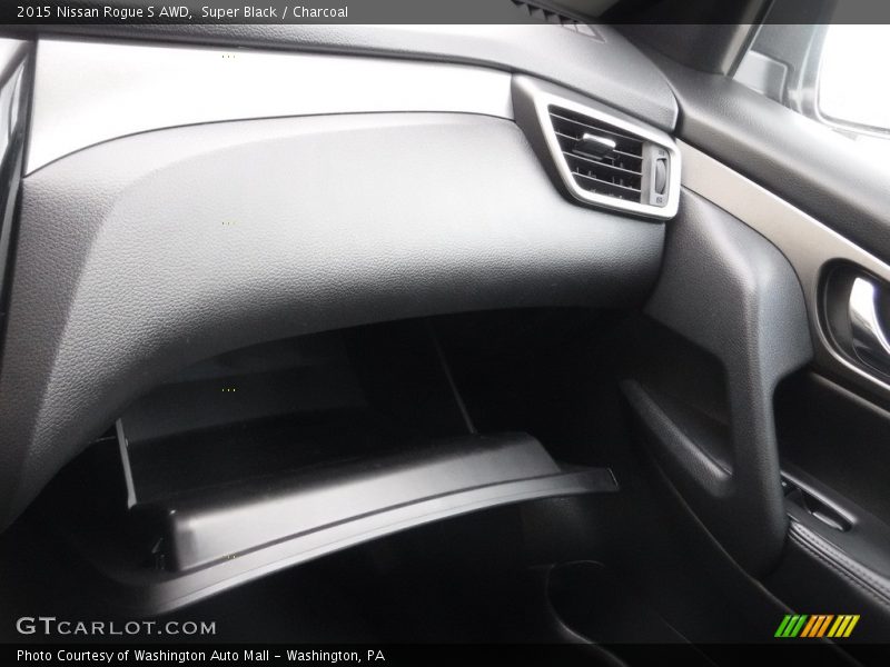 Super Black / Charcoal 2015 Nissan Rogue S AWD