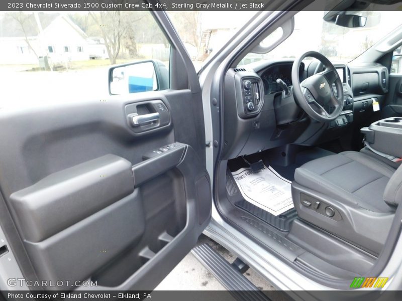 Sterling Gray Metallic / Jet Black 2023 Chevrolet Silverado 1500 Custom Crew Cab 4x4