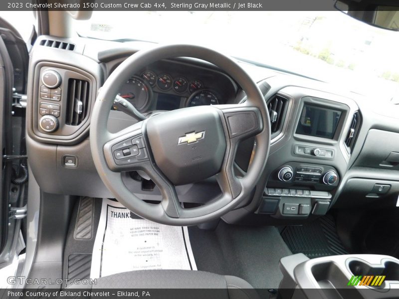 Sterling Gray Metallic / Jet Black 2023 Chevrolet Silverado 1500 Custom Crew Cab 4x4