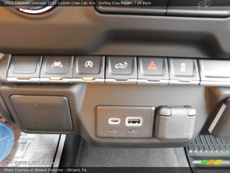 Sterling Gray Metallic / Jet Black 2023 Chevrolet Silverado 1500 Custom Crew Cab 4x4