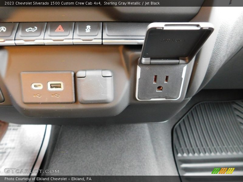 Sterling Gray Metallic / Jet Black 2023 Chevrolet Silverado 1500 Custom Crew Cab 4x4