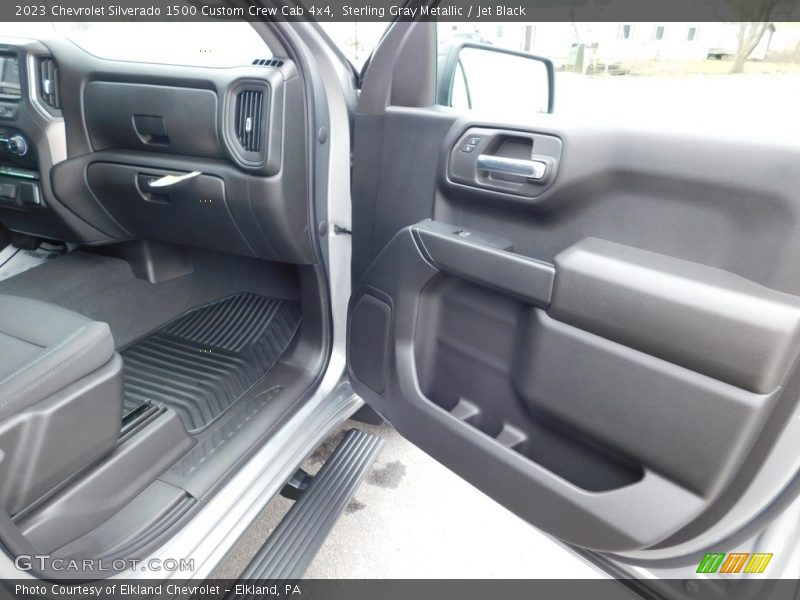 Sterling Gray Metallic / Jet Black 2023 Chevrolet Silverado 1500 Custom Crew Cab 4x4