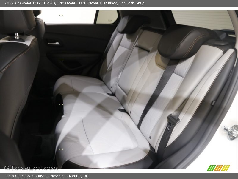 Iridescent Pearl Tricoat / Jet Black/Light Ash Gray 2022 Chevrolet Trax LT AWD