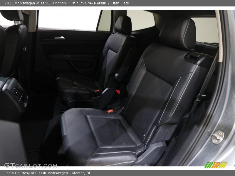 Platinum Gray Metallic / Titan Black 2021 Volkswagen Atlas SEL 4Motion