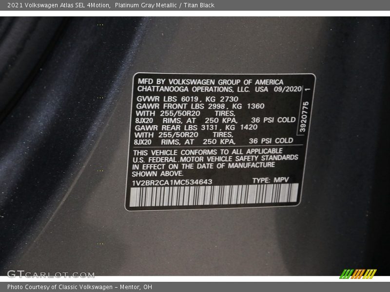 Platinum Gray Metallic / Titan Black 2021 Volkswagen Atlas SEL 4Motion