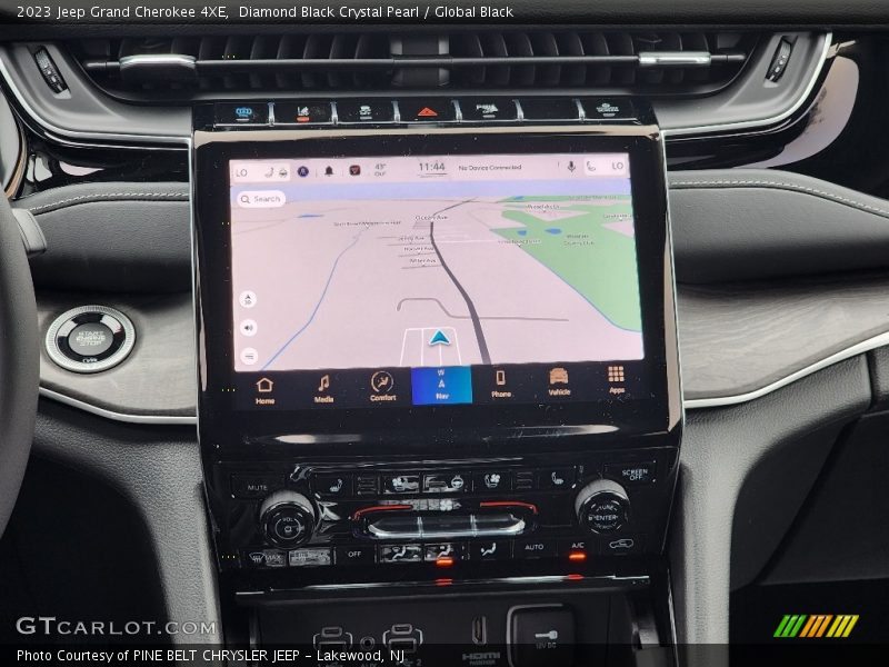 Diamond Black Crystal Pearl / Global Black 2023 Jeep Grand Cherokee 4XE