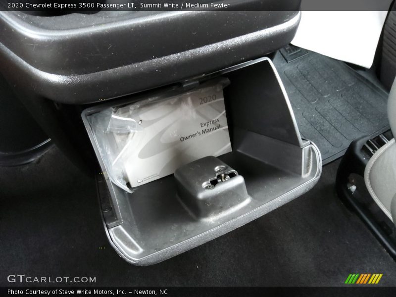 Summit White / Medium Pewter 2020 Chevrolet Express 3500 Passenger LT